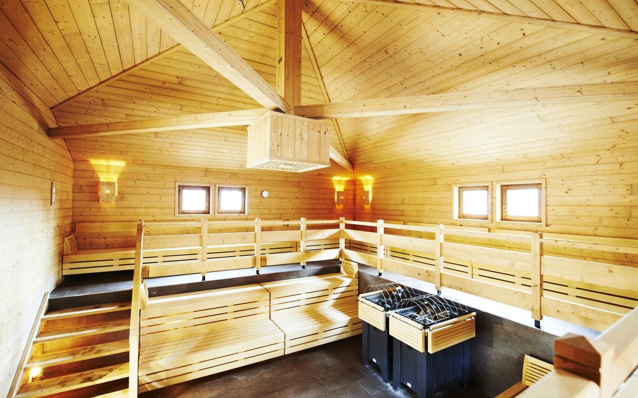 Therme Laa Sauna.jpg